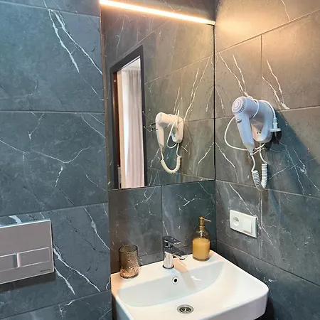 Aqua Hotel *